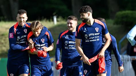 Slobodna Dalmacija Dalić poveo igrače na trening ali jedan Vatreni