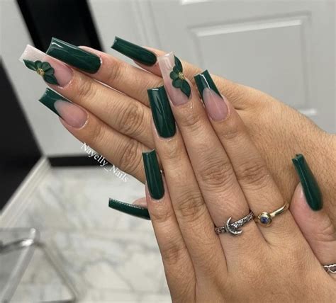 Pin By Liliana Pena On Nails Green Acrylic Nails Emerald Nails Dark Green Nails