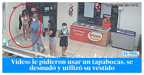 Mujer Se Desnud En Helader A Y Us Su Vestido Como Tapabocas Enojada