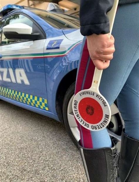 Alt Della Polizia 4 Dago Fotogallery