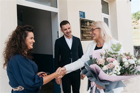 PREDSJEDNICA FBiH LIDIJA BRADARA POSJETILA OPĆINU POSUŠJE HIP ba