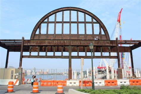 Thomas Heatherwicks Iconic Pier 55 Park Begins To Rise Above The