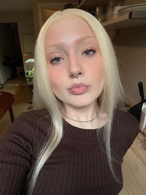 Glueless Light Blonde Straight And Body Wave Pre Cut Lace Closure Wigs Alipearl Hair