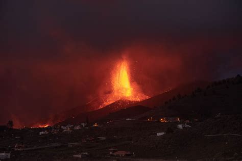 El Gobierno Aprueba Ayudas De 105 Millones A Los Afectados Por El Volcán De La Palma