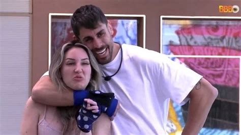 Amigo De Amanda Do Bbb Comemora Dupla Cara De Sapato