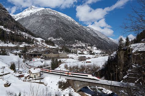 ETR 610 Cisalpino Due Der SBB Zwischen Gurtnellen Und Wassen