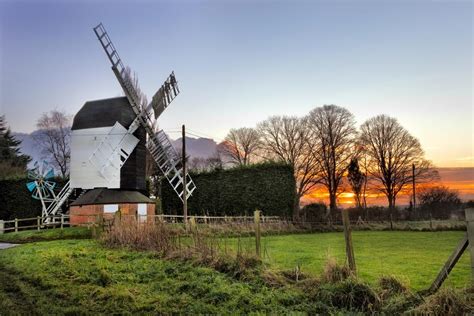 Windmills on AboutBritain.com