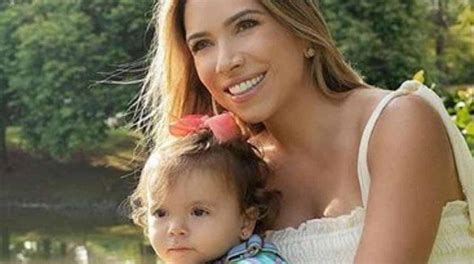 Patrícia Abravanel mostra o que a filha de 1 ano já faz e choca arteira