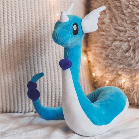 Pokemon Dragonir Plüsch Figur 30 cm Elbenwald