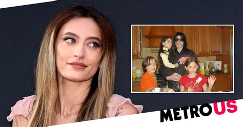 Paris Jackson Posts Rare Photo With Dad Michael Jackson And 2 Siblings Metro News