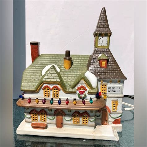 Lemax Holiday 992 Lemax Hearthside Village Porcelain Lighted Ridley