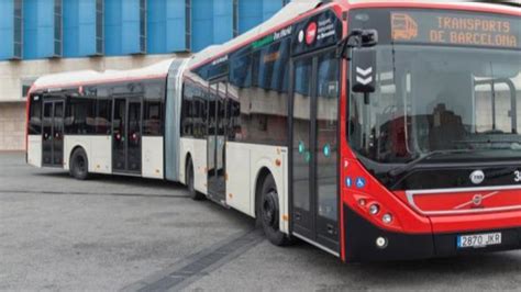 TMB incorpora los primeros autobuses híbridos articulados en España