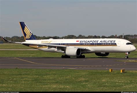 V Sme Singapore Airlines Airbus A Photo By Richard Dragon Id