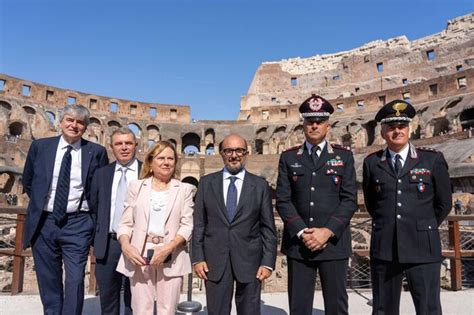 Ferragosto Sangiuliano Al Colosseo Poi Riunione Al Ministero Notizie