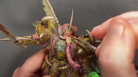 Gundam becomes Warhammer 40k Nurgle daemon in gnarly kitbash