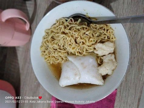 13 Potret Lucu Makan Mi Pakai Nasi Ini Porsinya Nggak Kira Kira