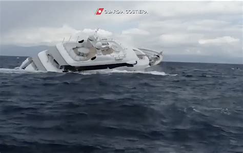 Watch Meter Superyacht Sinks Off Italy