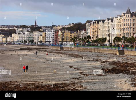 The beach and Promenade, Douglas, Isle of Man Stock Photo - Alamy