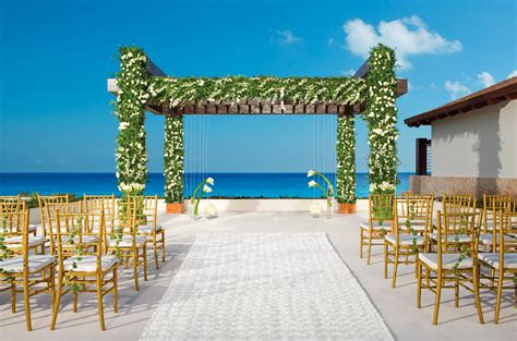 Weddings at Secrets Playa Mujeres Resort | Review 2024