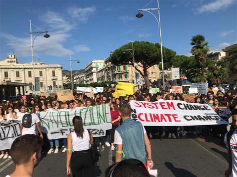 Terzo Sciopero Globale Per Il Clima In 5mila In Piazza A Messina