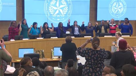 Houston ISD's first all-female school board sworn in | khou.com