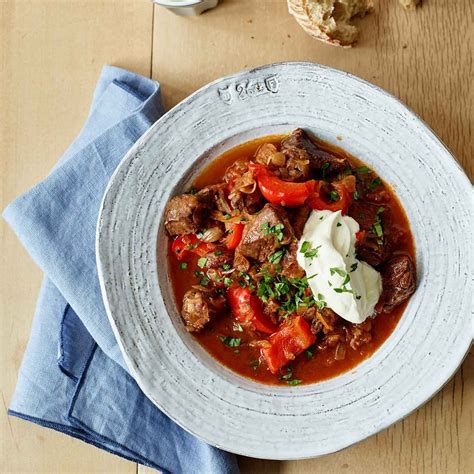 Gulasch Rezept für den Klassiker ESSEN UND TRINKEN