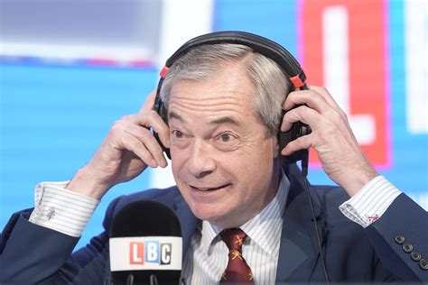 Farage accusato di essere un 'lecchino' di Trump per le sue accuse a
