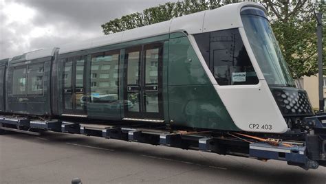 EN IMAGES Nantes la première rame du futur tram est arrivée ici