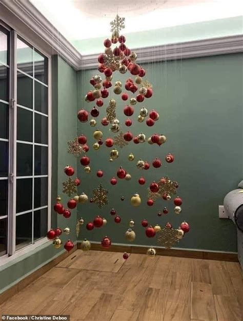 Diy Wiz Wows With Their Suspended Christmas Tree With No Branches