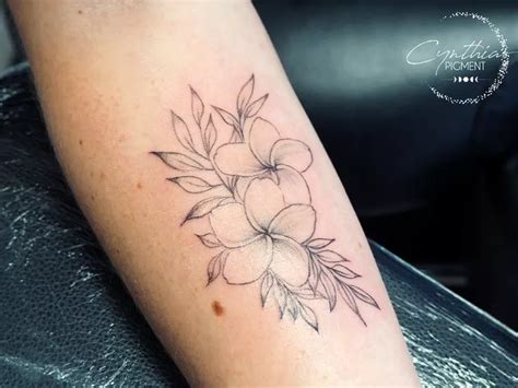 Tatouage Fleurs De Frangipanier Accueil En Tatouage Plumeria