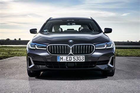 Der Neue BMW 530d XDrive Touring Sophistograu Metallic 10 2020