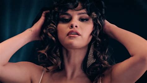 Selena Gomez's 'Dance Again' Video Displays Elegant Choreography