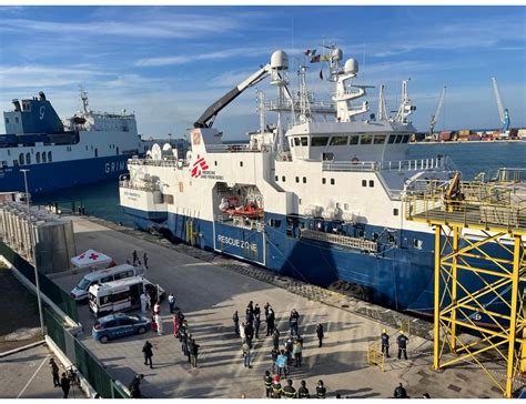 Arrivata In Porto A Bari Nave Geo Barents Con Migranti Espansionetv