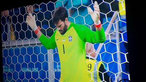 Alisson Pega Penalti Contra Paraguai Youtube