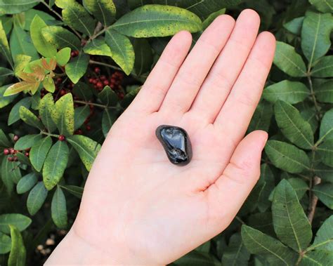 Tumbled Black Tourmaline Grounding Crystals Stones Set Of 6 1 2 3 4 Ebay