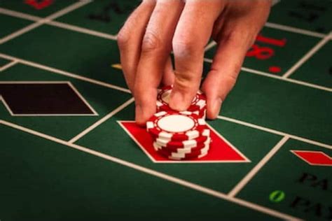 How To Play Roulette Rules Bets Odds And Payouts