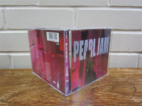 Pearl Jam Ten Cd Debut Album 1991 Goodvg Shape Complete With Poster