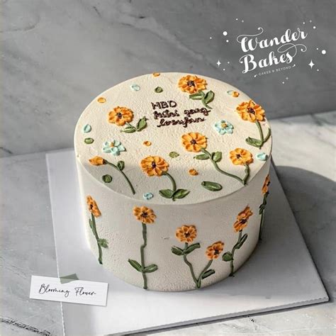 𝘊𝘶𝘴𝘵𝘰𝘮 𝘒𝘰𝘳𝘦𝘢𝘯 𝘊𝘢𝘬𝘦𝘴 on Instagram Blooming Flowers by Wanderbakes