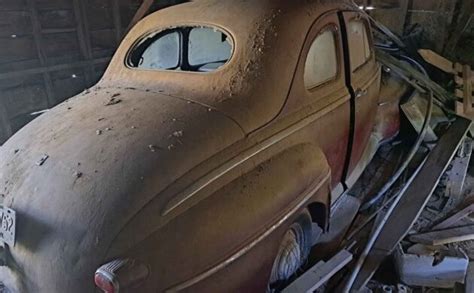 A Real Barn Find 1946 Ford Deluxe Barn Finds