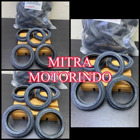 Jual Karet Tutup Abu Debu Wheel Cylinder Depan Belakang Hino Dutro