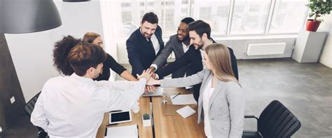 leadership  teamwork   build  successful team