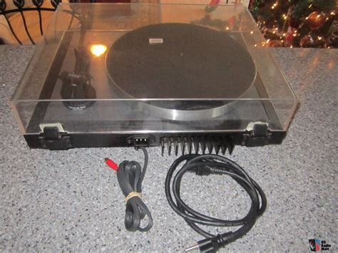 Linn Axis Turntable With Linn Basik Plus Tonearm And Grado Prestige Gold