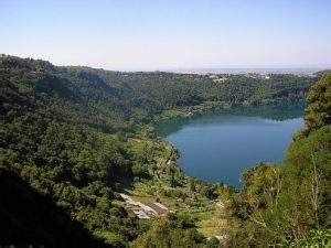 Camminando Tra I Boschi Dei Castelli Romani A Castel Gandolfo