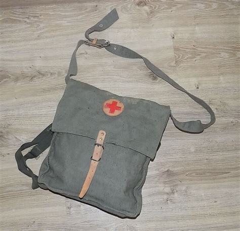 MILITARY MEDICAL BAG THE RED CROSS THE STATUS GOOD 11216 Medical