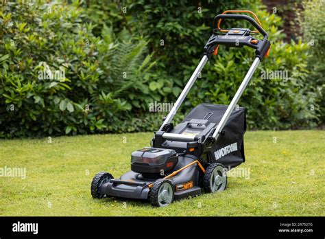 New Worx Nitro Wg E Cordless Lawn Mower V Lawn Mowing Garden