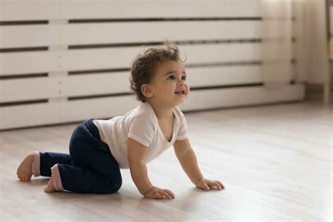 Ab Wann Babys Krabbeln Und Wie Du Sie Dabei Unterst Tzen Kannst