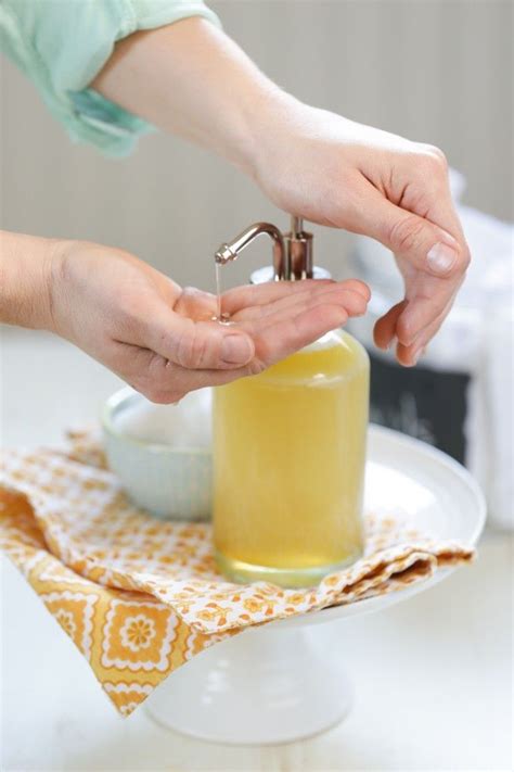 Diy Homemade Honey Face Wash Live Simply Receita De Sabonete