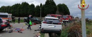 Tremendo Incidente Stradale In Calabria Auto Rischia Di Precipitare In