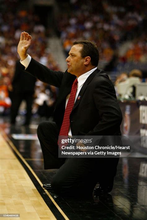 Texas A&M coach Billy Gillispie gives instructions in the second half... News Photo - Getty Images