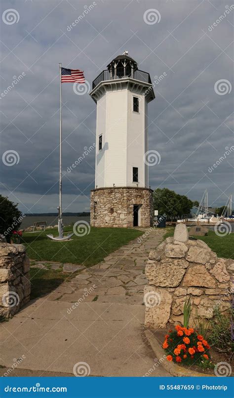 Fond Du Lac Lighthouse, Wisconsin Stock Image - Image of vacation, flag: 55487659